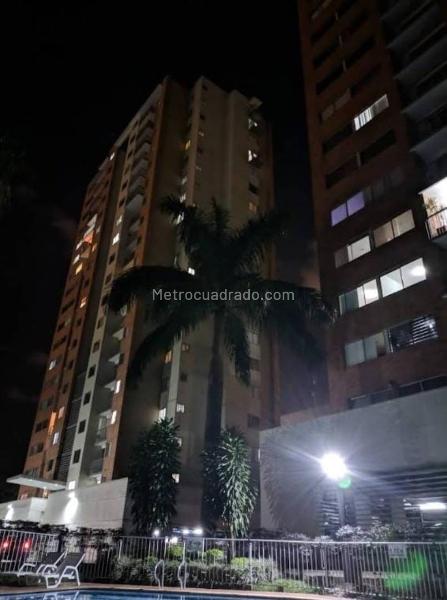 Apartamento Moderno de 3 Alcobas con Piscina en Laureles