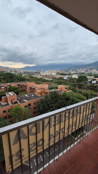 Apartamento Moderno de 3 Alcobas con Piscina en Laureles - 4