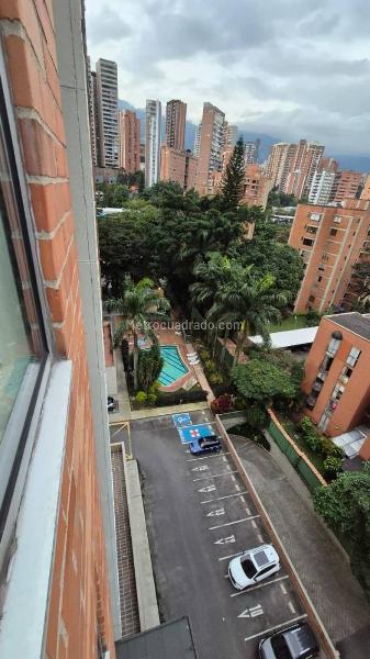 Apartamento Moderno de 3 Alcobas con Piscina en Laureles - 6