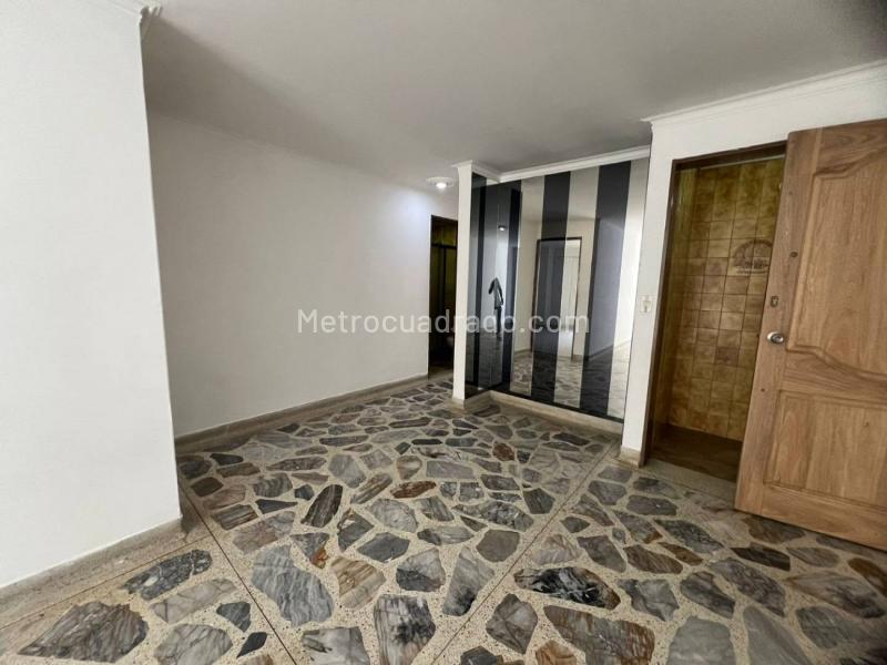Apartamento de 4 Alcobas en Laureles, cerca a Viva Laureles - 2