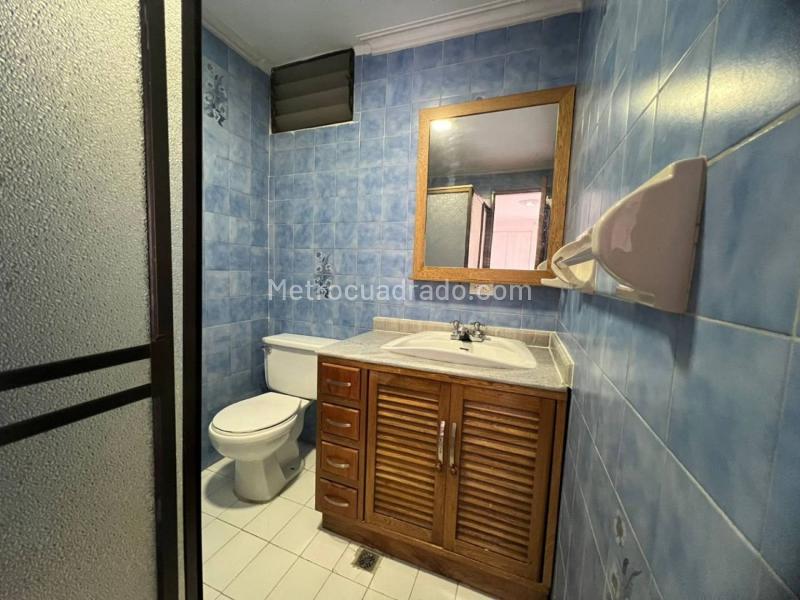 Apartamento de 4 Alcobas en Laureles, cerca a Viva Laureles - 5