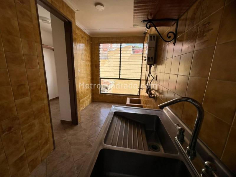 Apartamento de 4 Alcobas en Laureles, cerca a Viva Laureles - 7