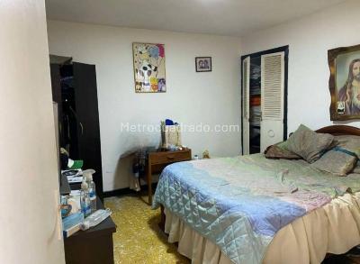 Casa de 3 alcobas en venta en Calasanz, Medellín, 202 m² · foto 7 de 14