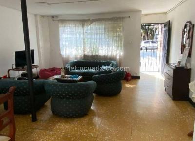 Casa de 3 alcobas en venta en Calasanz, Medellín, 202 m² · foto 10 de 14