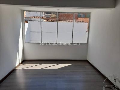 Apartamento de 2 alcobas en venta en La Floresta, Medellín, 55 m² · foto 6 de 9