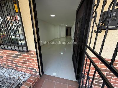 Casa de 4 alcobas en venta en Belen La Castellana, Medellín, 192 m² · foto 3 de 20