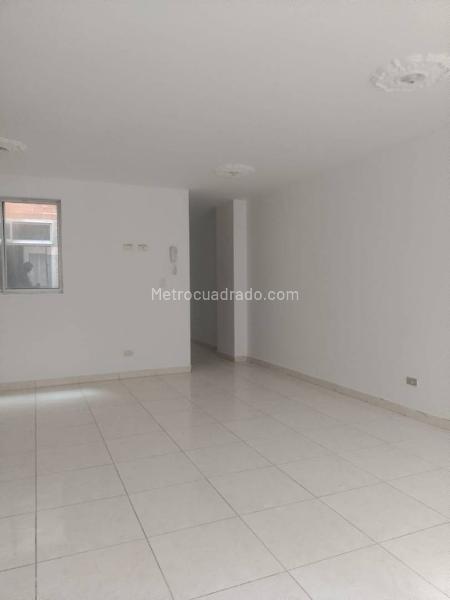 Apto encantador de 2 alcobas con parqueadero privado en Copacabana - 2