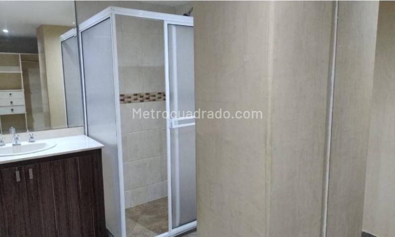 Apartamento de 4 Alcobas en La Floresta, Zona Tradicional