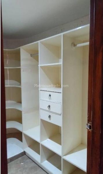 4BR Apartment in Traditional La Floresta Neighborhood - 5