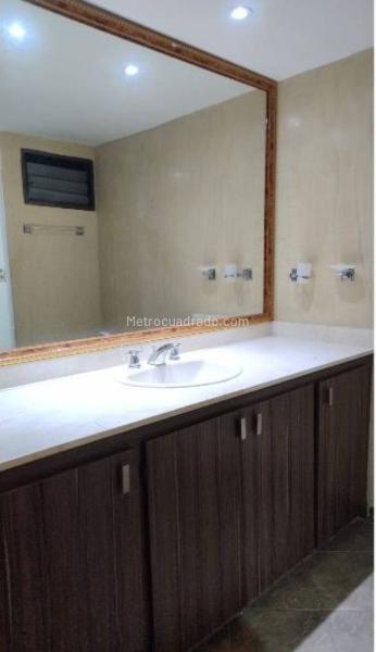 4BR Apartment in Traditional La Floresta Neighborhood - 6