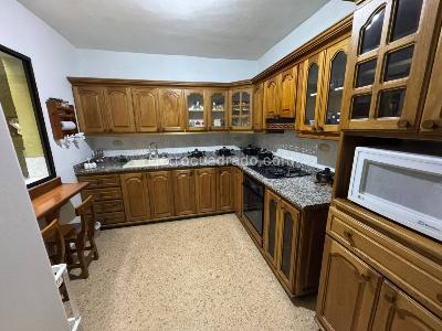 Casa de 5 alcobas en venta en Laureles, Medellín, 176 m² · foto 10 de 18