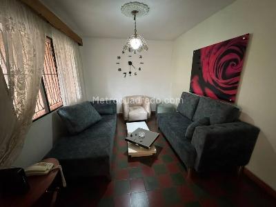 Casa de 5 alcobas en venta en Laureles, Medellín, 176 m² · foto 2 de 18