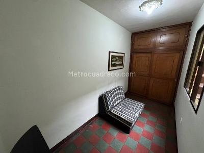 Casa de 5 alcobas en venta en Laureles, Medellín, 176 m² · foto 8 de 18