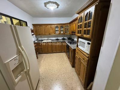 Casa de 5 alcobas en venta en Laureles, Medellín, 176 m² · foto 9 de 18