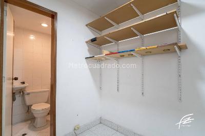 Apartamento de 4 alcobas en venta en Laureles, Medellín, 128 m² · foto 16 de 20
