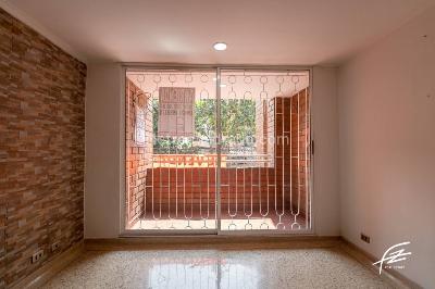 Apartamento de 4 alcobas en venta en Laureles, Medellín, 128 m² · foto 2 de 20