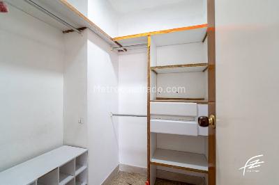 Apartamento de 4 alcobas en venta en Laureles, Medellín, 128 m² · foto 3 de 20