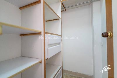 Apartamento de 4 alcobas en venta en Laureles, Medellín, 128 m² · foto 7 de 20
