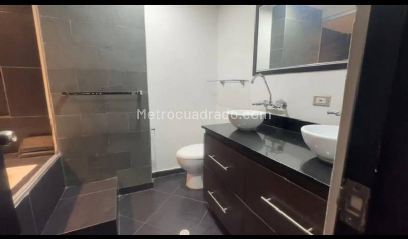 Duplex 3BR Apartment with Jacuzzi in Laureles - 2