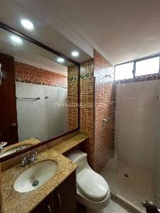 Apartamento de 3 alcobas en arriendo en Loma De Los Bernal, Medellín, 100 m² · foto 14 de 20
