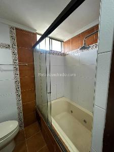 Apartamento de 3 alcobas en arriendo en Loma De Los Bernal, Medellín, 100 m² · foto 18 de 20