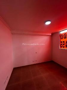 Apartamento de 3 alcobas en arriendo en Loma De Los Bernal, Medellín, 100 m² · foto 19 de 20