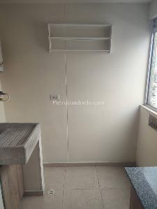 Apartamento de 3 alcobas en arriendo en Laureles, Medellín, 106 m² · foto 3 de 12