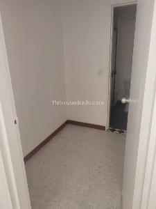 Apartamento de 2 alcobas en arriendo en Laureles, Medellín, 79 m² · foto 4 de 10
