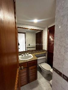 Apartamento de 3 alcobas en arriendo en Castropol, Medellín, 130 m² · foto 2 de 20