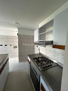 Apartamento de 3 alcobas en arriendo en Castropol, Medellín, 130 m² · foto 4 de 20