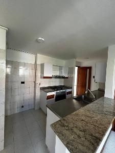 Apartamento de 3 alcobas en arriendo en Castropol, Medellín, 130 m² · foto 6 de 20
