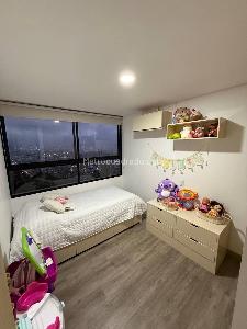 Apartamento de 3 alcobas en venta en El Poblado, Medellín, 88 m² · foto 6 de 10