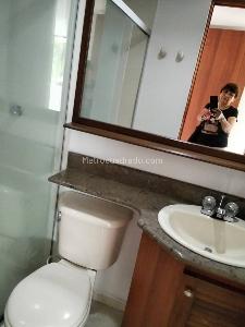 Apartamento en venta en Loma De Los Bernal, Medellín · foto 3 de 8