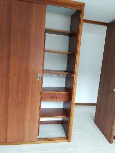 Apartamento en venta en Loma De Los Bernal, Medellín · foto 5 de 8