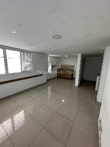 Casa de 5 alcobas en arriendo en Tequendama, Cali, 640 m² · foto 9 de 10