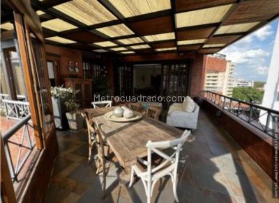 Apartamento de 5 alcobas en venta en Normandia, Cali, 385 m² · foto 2 de 17