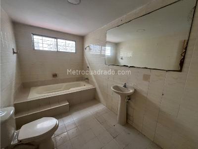Casa de 5 alcobas en venta en El Poblado, Barranquilla, 329 m² · foto 9 de 14