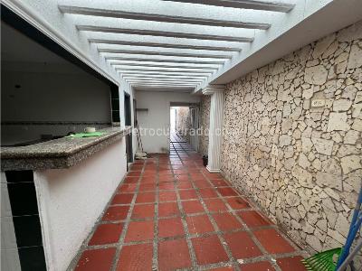 Casa de 5 alcobas en venta en El Poblado, Barranquilla, 329 m² · foto 10 de 14