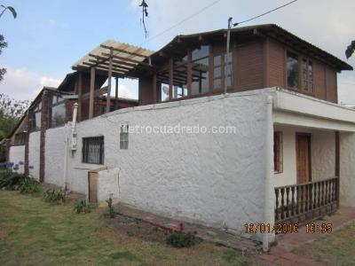 Casa de 3 alcobas en venta en Vereda Fonqueta, Chía, 550 m² · foto 2 de 18