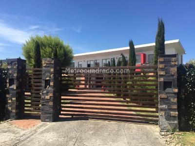 Casa de 5 alcobas en venta en Vereda Fagua, Chía · foto 2 de 16