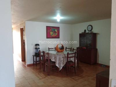 Casa de 5 alcobas en venta en Avenida Chilacos, Chía, 444 m² · foto 6 de 20