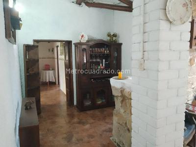 Casa de 4 alcobas en venta en Vereda Cerca De Piedra, Chía, 1356 m² · foto 11 de 20