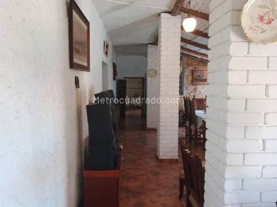 Casa de 4 alcobas en venta en Vereda Cerca De Piedra, Chía, 1356 m² · foto 6 de 20