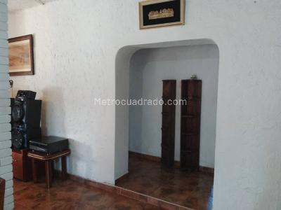 Casa de 4 alcobas en venta en Vereda Cerca De Piedra, Chía, 1356 m² · foto 8 de 20