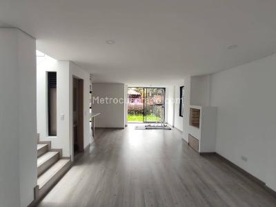 Casa de 3 alcobas en venta en Vereda Cerca De Piedra, Chía, 107 m² · foto 2 de 20