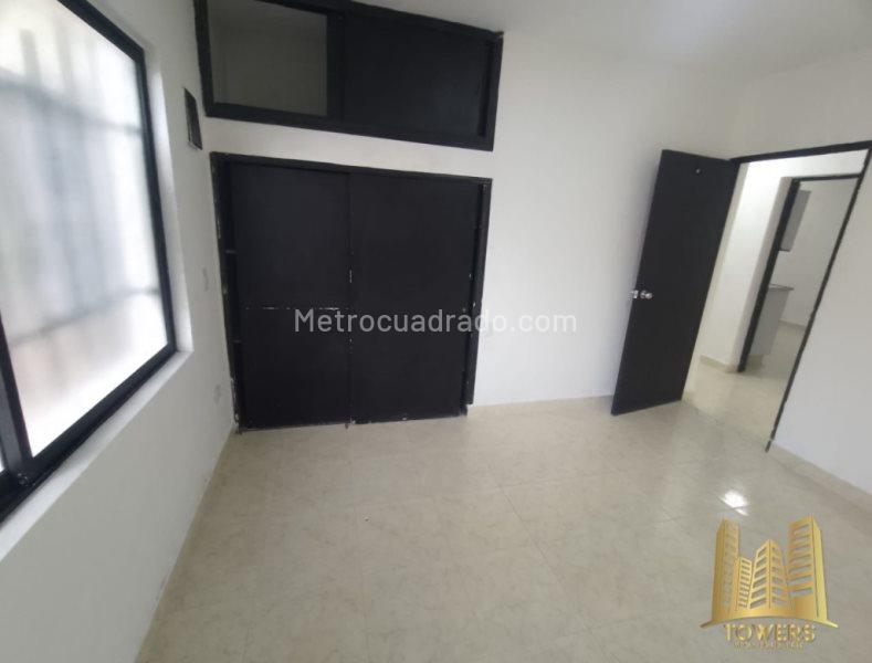 Charming 4BR House with Outdoor Space in Belún - 3