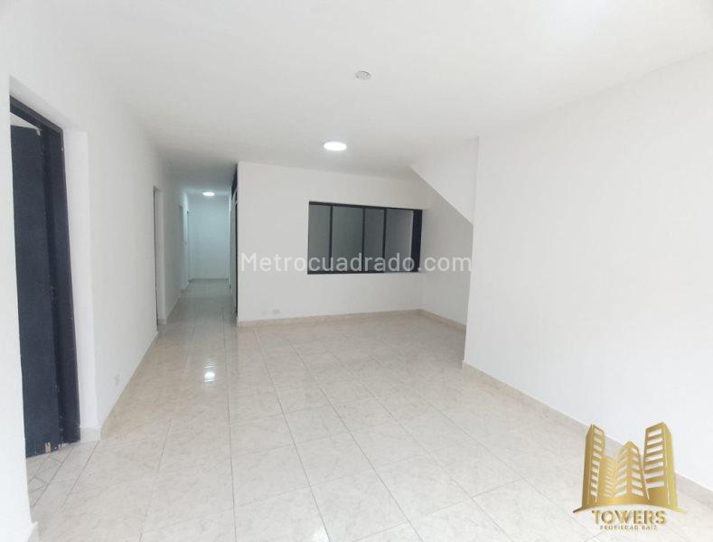 Charming 4BR House with Outdoor Space in Belún - 4