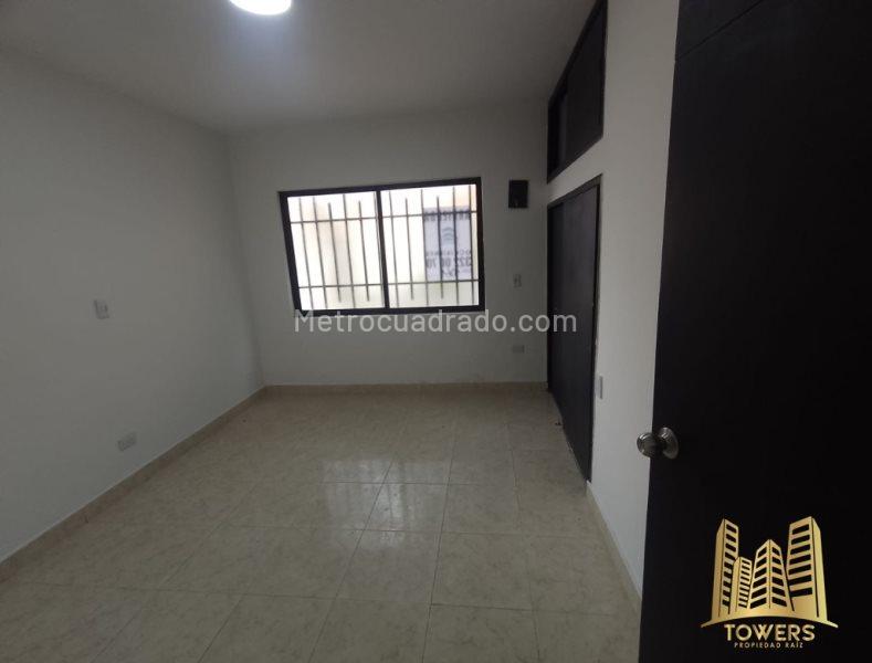 Charming 4BR House with Outdoor Space in Belún - 5