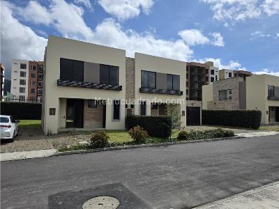 Casa en venta en Vereda Canelon, Cajicá · foto 2 de 14