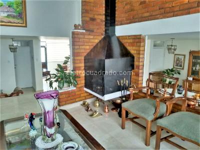 Casa de 4 alcobas en venta en Pontevedra, Bogotá, 292 m² · foto 5 de 18